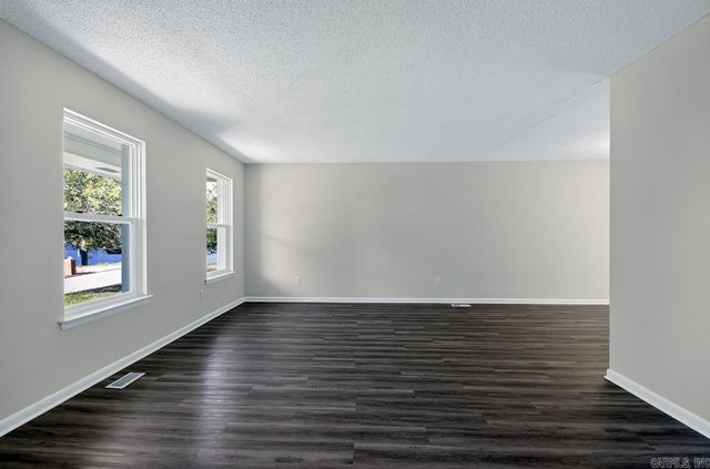 5500 McMurtrey Drive, North Little Rock, AR 72118