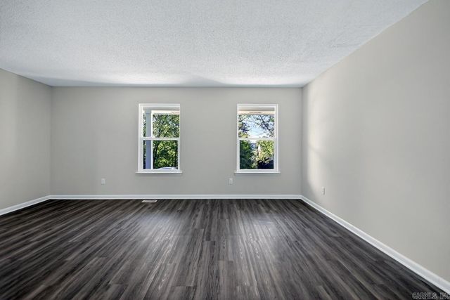 5500 McMurtrey Drive, North Little Rock, AR 72118