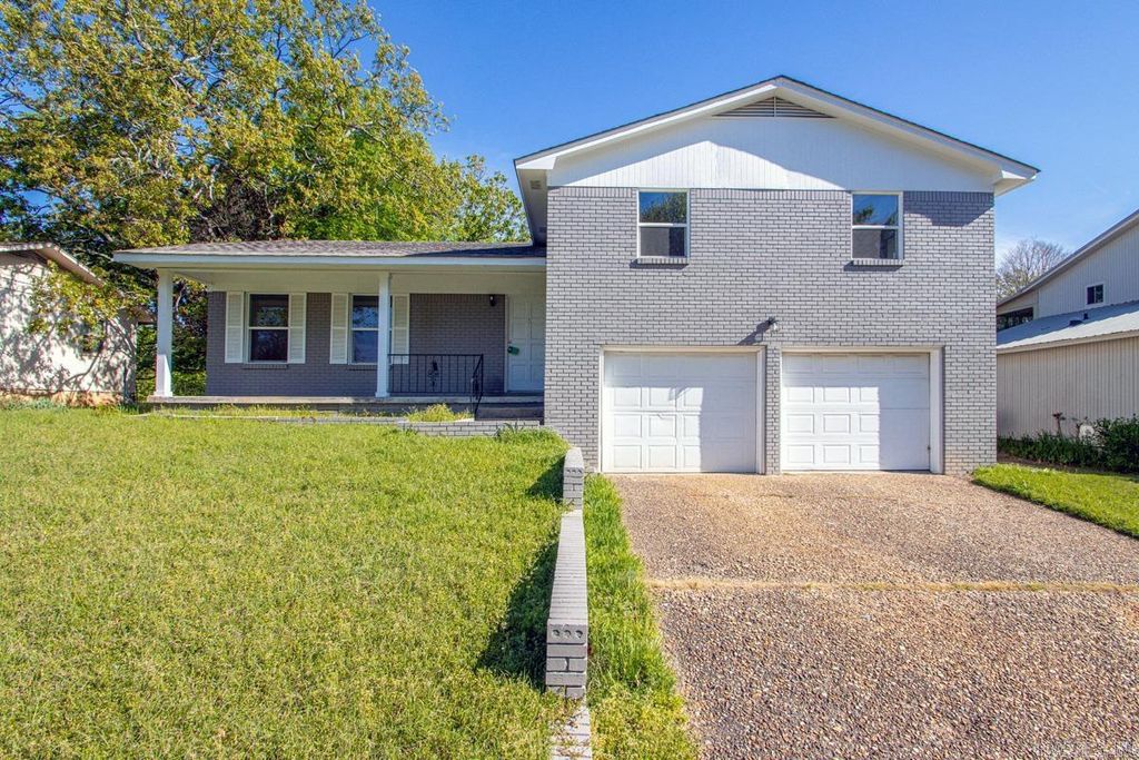 5500 McMurtrey Drive, North Little Rock, AR 72118