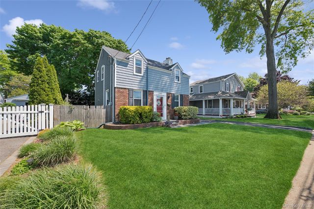 2197 Pine Street, Wantagh, NY 11793
