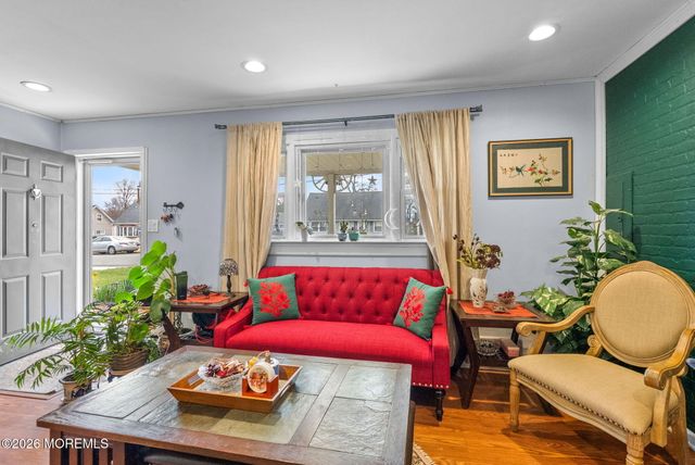 5 W Arthur Place, Iselin, NJ 08830