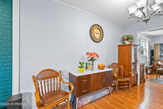 5 W Arthur Place, Iselin, NJ 08830