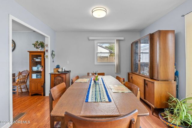 5 W Arthur Place, Iselin, NJ 08830