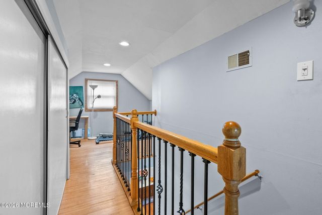 5 W Arthur Place, Iselin, NJ 08830