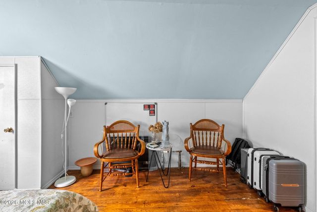 5 W Arthur Place, Iselin, NJ 08830