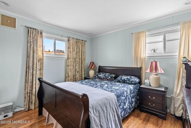 5 W Arthur Place, Iselin, NJ 08830