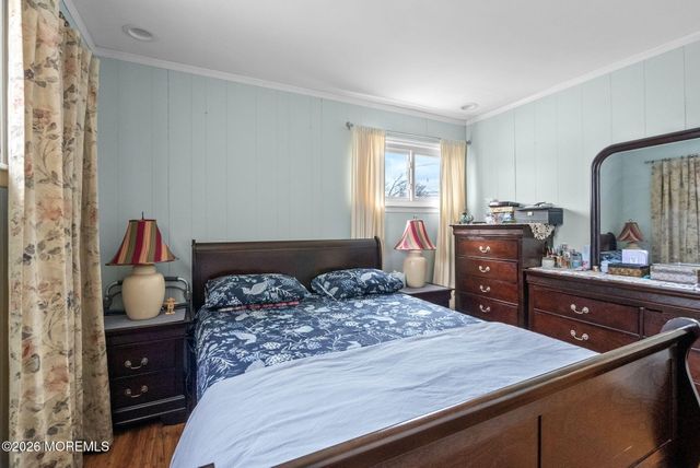 5 W Arthur Place, Iselin, NJ 08830