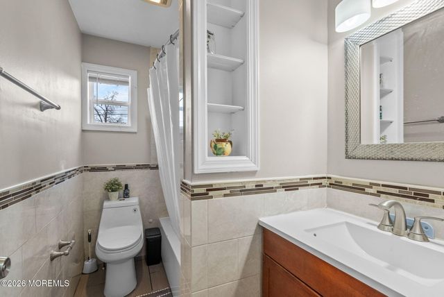 5 W Arthur Place, Iselin, NJ 08830