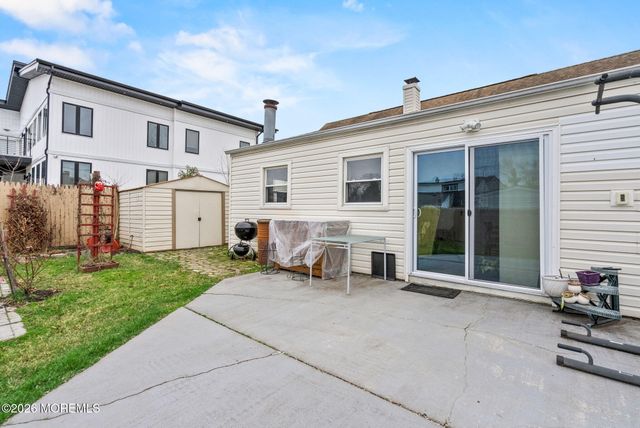 5 W Arthur Place, Iselin, NJ 08830