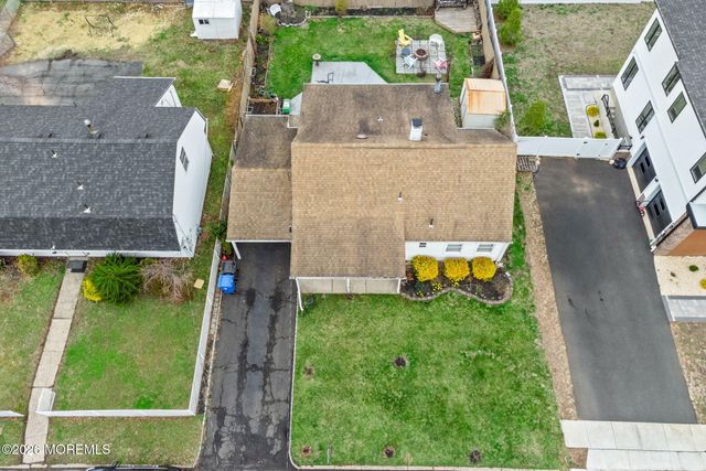 5 W Arthur Place, Iselin, NJ 08830