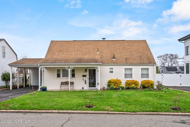 5 W Arthur Place, Iselin, NJ 08830