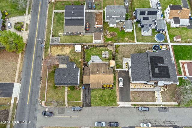 5 W Arthur Place, Iselin, NJ 08830