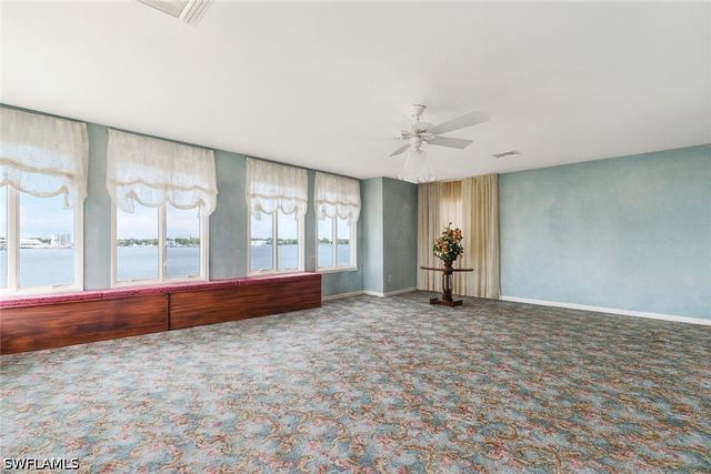 1535 Dolphin LN, Naples, FL 34102