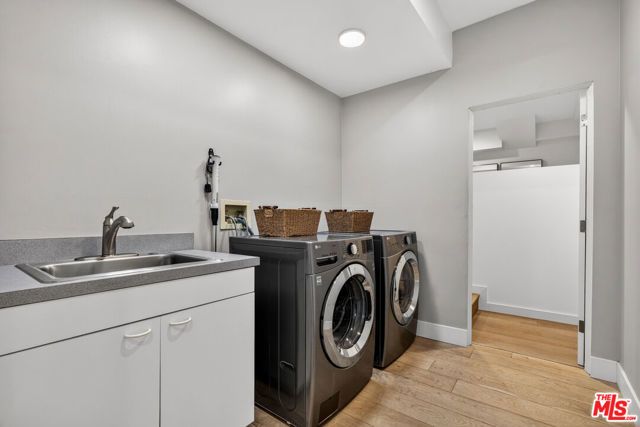 3457 Primera Avenue, Los Angeles, CA 90068