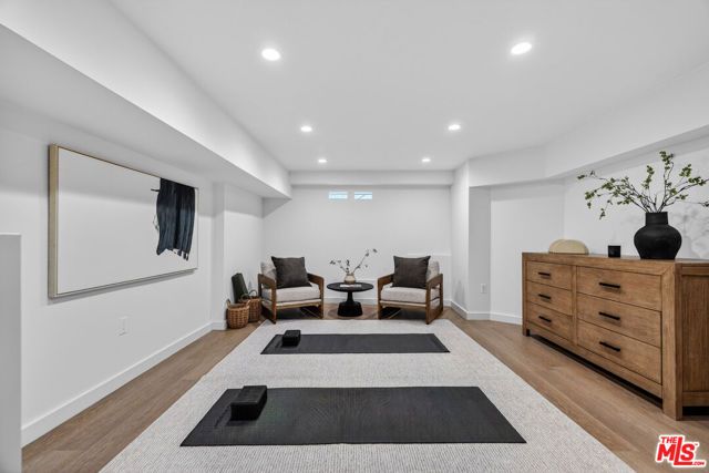 3457 Primera Avenue, Los Angeles, CA 90068