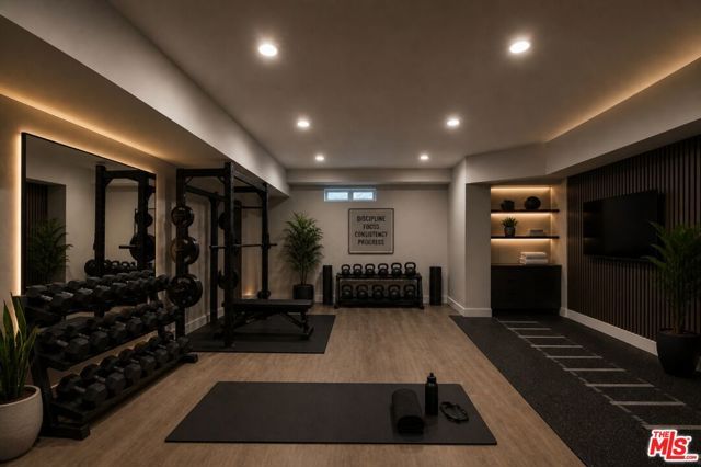 3457 Primera Avenue, Los Angeles, CA 90068