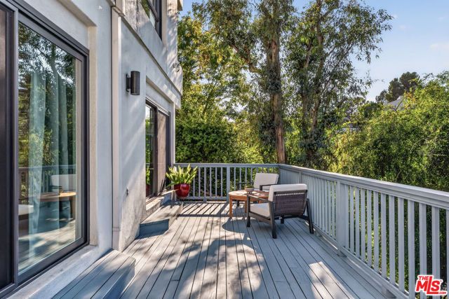 3457 Primera Avenue, Los Angeles, CA 90068