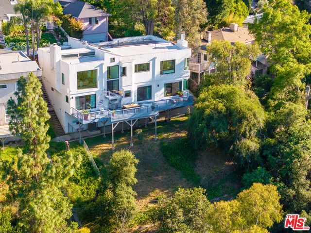 3457 Primera Avenue, Los Angeles, CA 90068