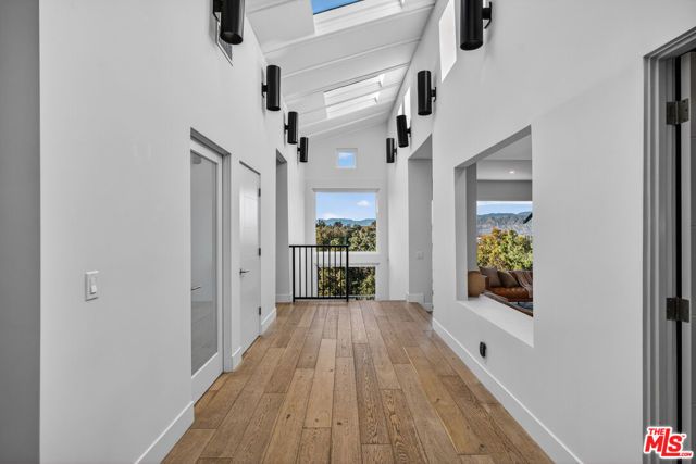 3457 Primera Avenue, Los Angeles, CA 90068