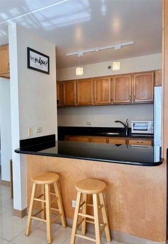 2522 Date Street 505, Honolulu, HI 96826