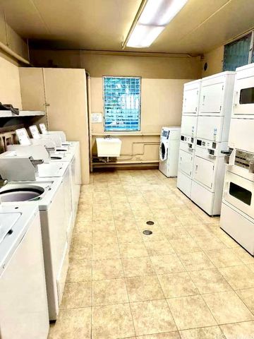 2522 Date Street 505, Honolulu, HI 96826