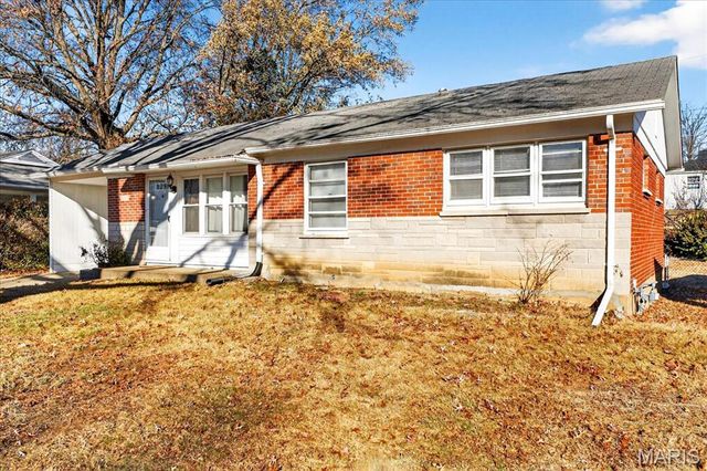 4469 Mohegan Drive, St Louis, MO 63123