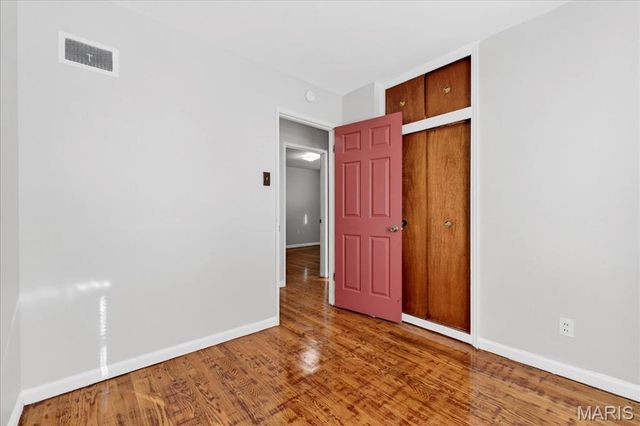 4469 Mohegan Drive, St Louis, MO 63123