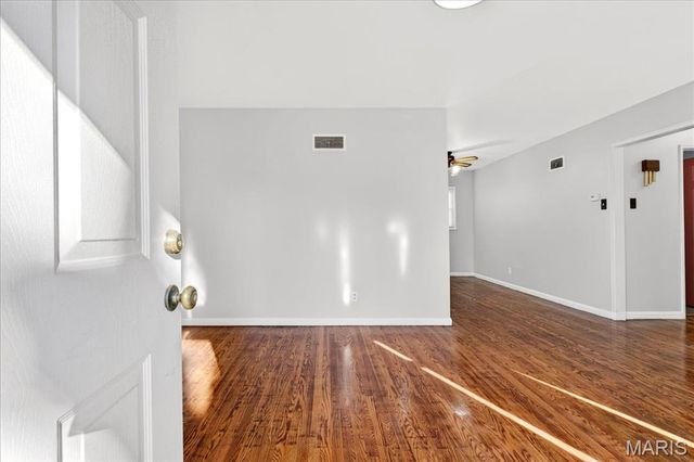 4469 Mohegan Drive, St Louis, MO 63123