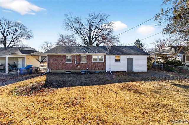 4469 Mohegan Drive, St Louis, MO 63123