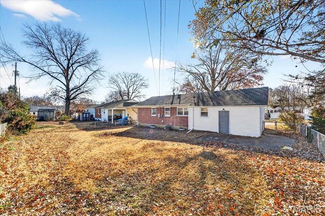 4469 Mohegan Drive, St Louis, MO 63123