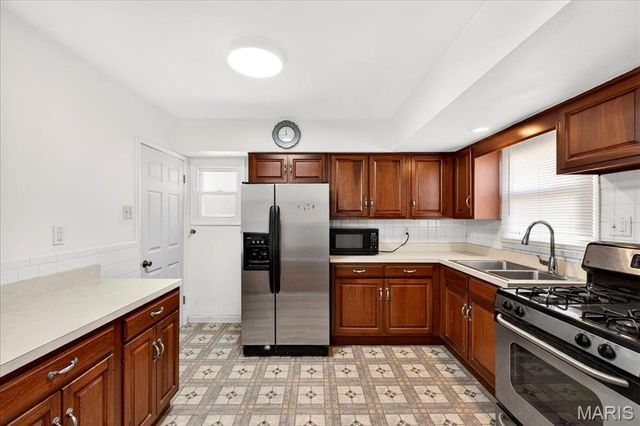 4469 Mohegan Drive, St Louis, MO 63123