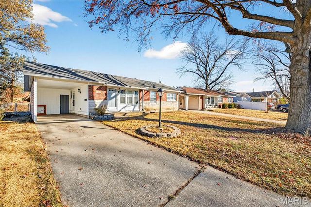 4469 Mohegan Drive, St Louis, MO 63123