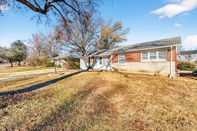 4469 Mohegan Drive, St Louis, MO 63123