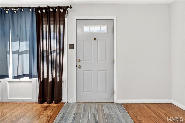 4469 Mohegan Drive, St Louis, MO 63123