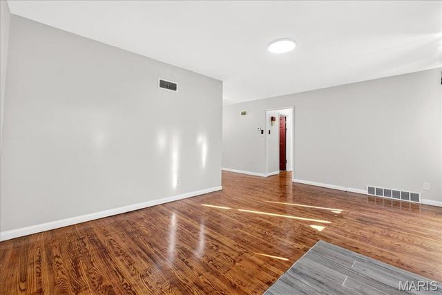 4469 Mohegan Drive, St Louis, MO 63123