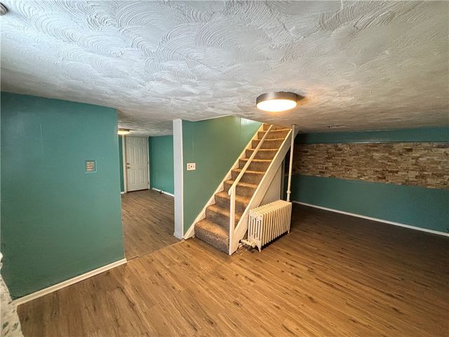 177 Sunrise Dr, Pleasant Hills, PA 15236