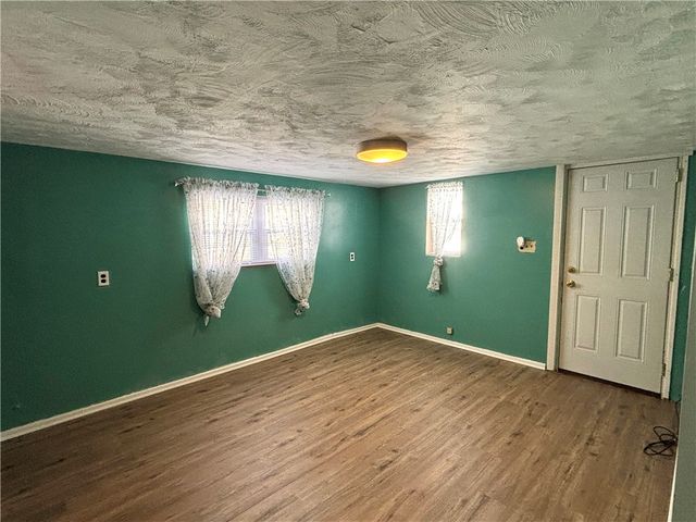 177 Sunrise Dr, Pleasant Hills, PA 15236