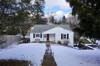 177 Sunrise Dr, Pleasant Hills, PA 15236