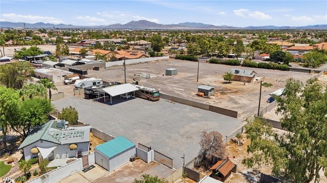 7996 La Cienega Street, Las Vegas, NV 89123