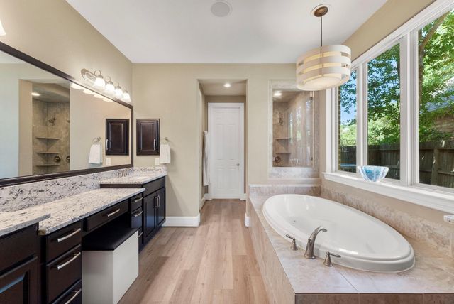 102 Madeline Lane, Montgomery, TX 77316