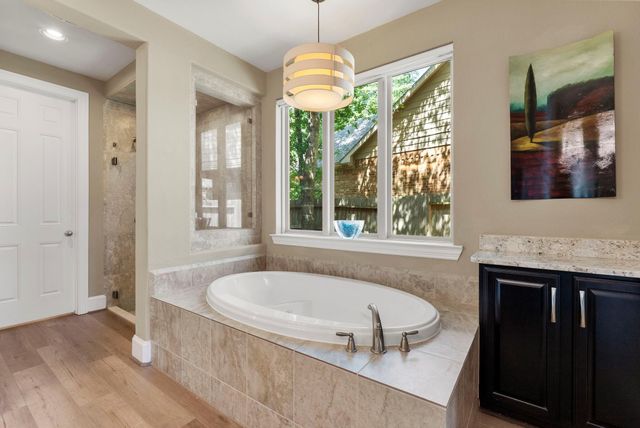 102 Madeline Lane, Montgomery, TX 77316