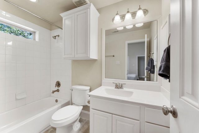 102 Madeline Lane, Montgomery, TX 77316