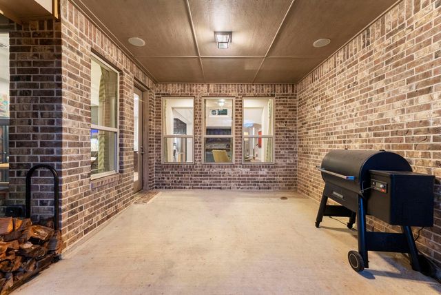 102 Madeline Lane, Montgomery, TX 77316