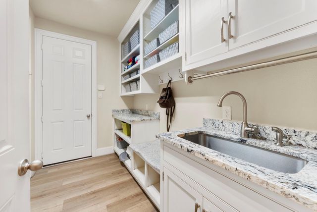 102 Madeline Lane, Montgomery, TX 77316