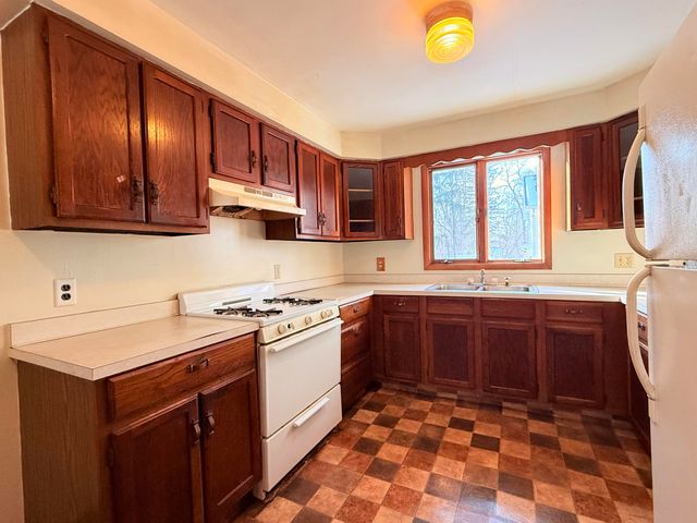 28 Marion Street, Hillsdale City, MI 49242