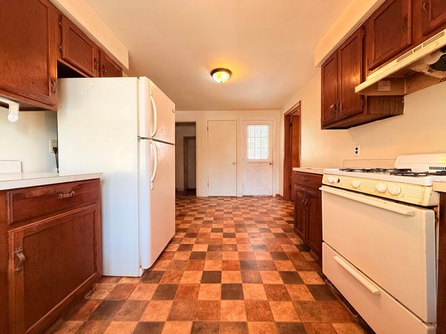 28 Marion Street, Hillsdale City, MI 49242