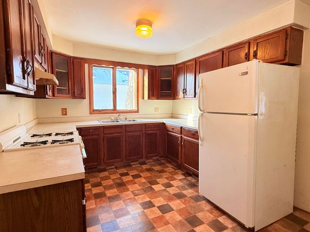 28 Marion Street, Hillsdale City, MI 49242