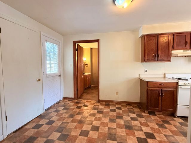 28 Marion Street, Hillsdale City, MI 49242