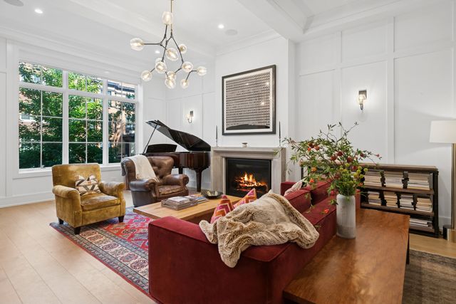 1443 W Summerdale Avenue, Chicago, IL 60640