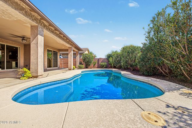 14389 W VOLTAIRE Street, Surprise, AZ 85379